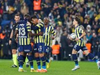 Fenerbahçe zirveye göz kırptı