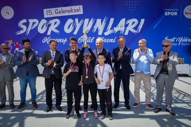 63075-15-geleneksel-umraniye-spor-oyunlarinda-odull-20230608-084932-umraniye-fotogaleri_800x600.jpg