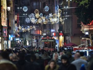 Türk halkı yılbaşını onaylamıyor