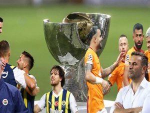 TFF, Galatasaray ve Fenerbahçe'nin ortak kararıyla Süper Kupa maçı ertelendi