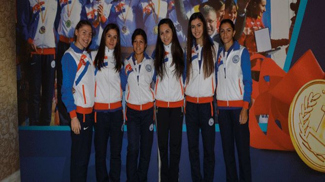 BAYAN KROS TAKIMI SPORCULARI ÖDÜLLENDİRİLDİ
