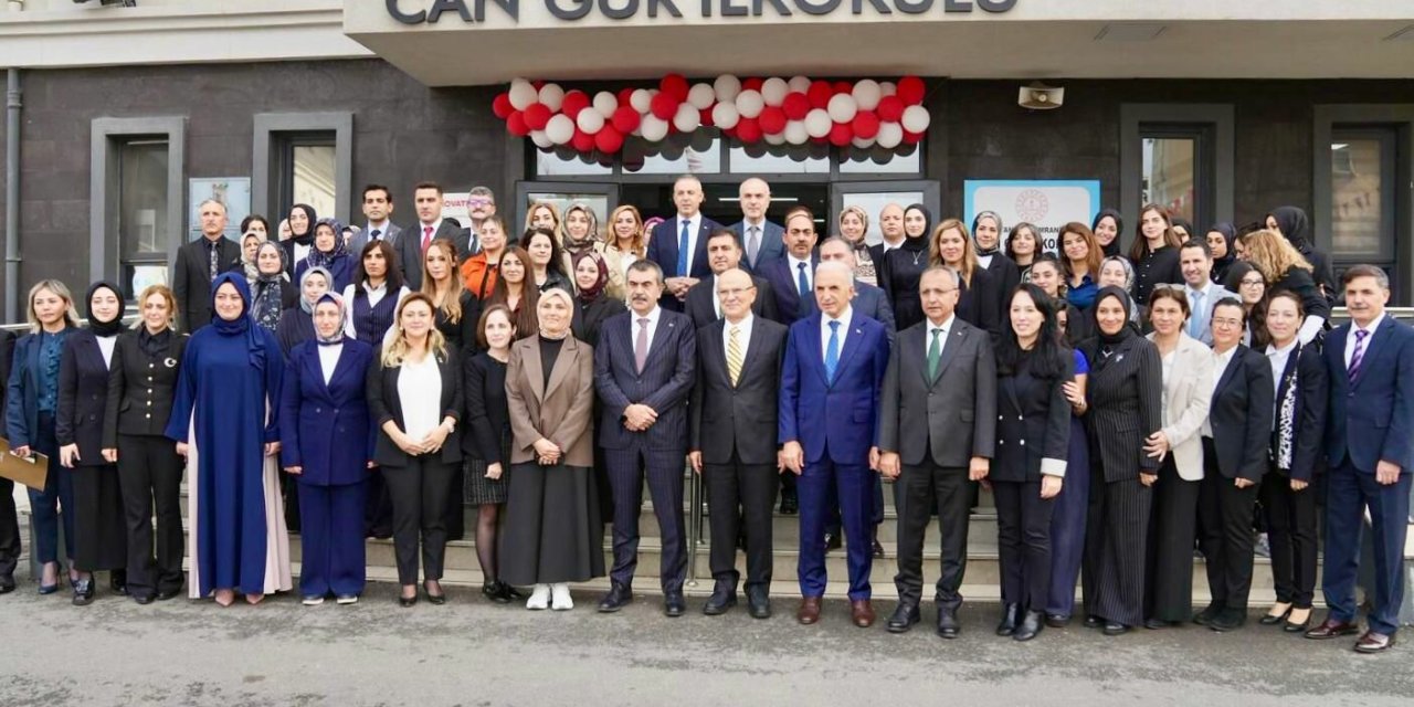 49 okula modern kütüphaneler