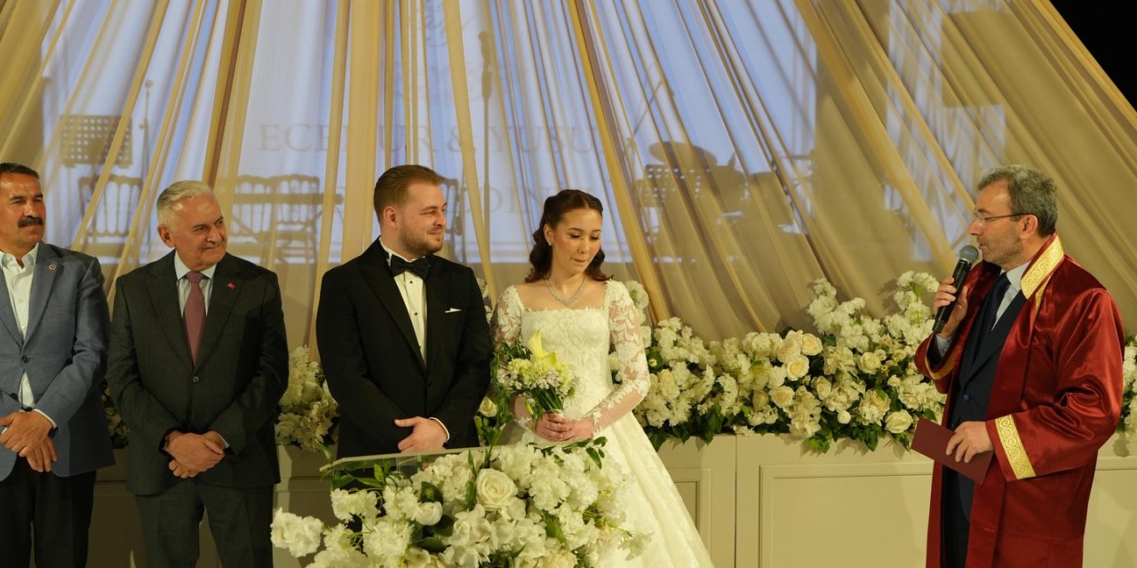 “Pendik’te İş, Sanat ve Siyaset Dünyasını Buluşturan Düğün”