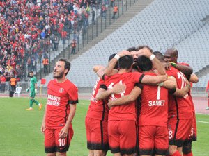 ÜMRANİYESPOR ÇIKIŞ ARIYOR