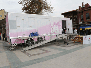 PEMBE KARAVAN KANSERDEN KORUYOR