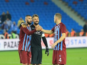 KRAL GERİ DÖNDÜ