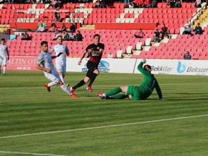 ÜMRANİYESPOR'A BALIKESİRSPOR ENGELİ