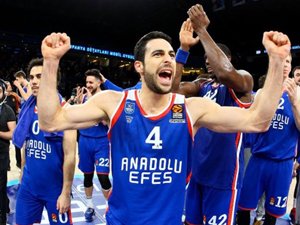 ANADOLU EFES EUROLEAGUE'DE TARİH YAZDI