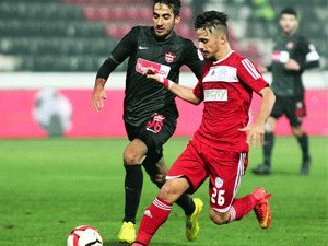 TUZLASPOR, GAZİANTEPSPOR'U 2-1 YENEREK LİDERLİĞİNİ SÜRDÜRDÜ