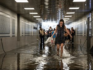 İSTANBUL İÇİN YAĞIŞ VE FIRTINA UYARISI