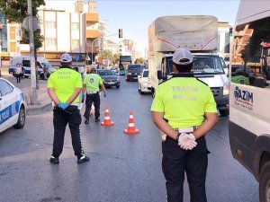 HAFTA İÇİ SOKAĞA ÇIKMA KISITLAMASI OLACAK MI?