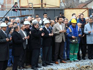 144 DAİRELİ 2 BLOĞUN TEMELİ DUALAR EŞLİĞİNDE ATILDI