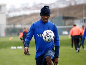 TRABZONSPOR'DA  NWAKAEME DÖNÜYOR