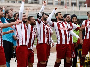 KARTALSPOR’DA TIRMANIŞ DEVAM EDİYOR.