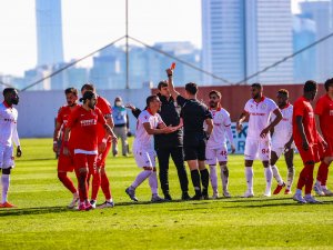 Ümraniyesporlu futbolculardan fair-play davranış