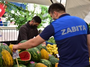 Tuzla zabıtası semt pazarlarında denetimlerini sürdürüyor