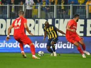 Ümraniyespor ünvanını Ankara’da bıraktı