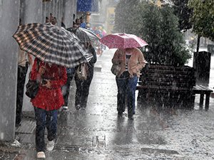 SAGNAK YAĞIŞ İSTANBUL'U ETKİSİ ALTINA ALAÇAK