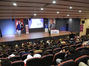 Pendik’te “İş Dünyasında Kadınların Katılımı” semineri gerçekleştirildi